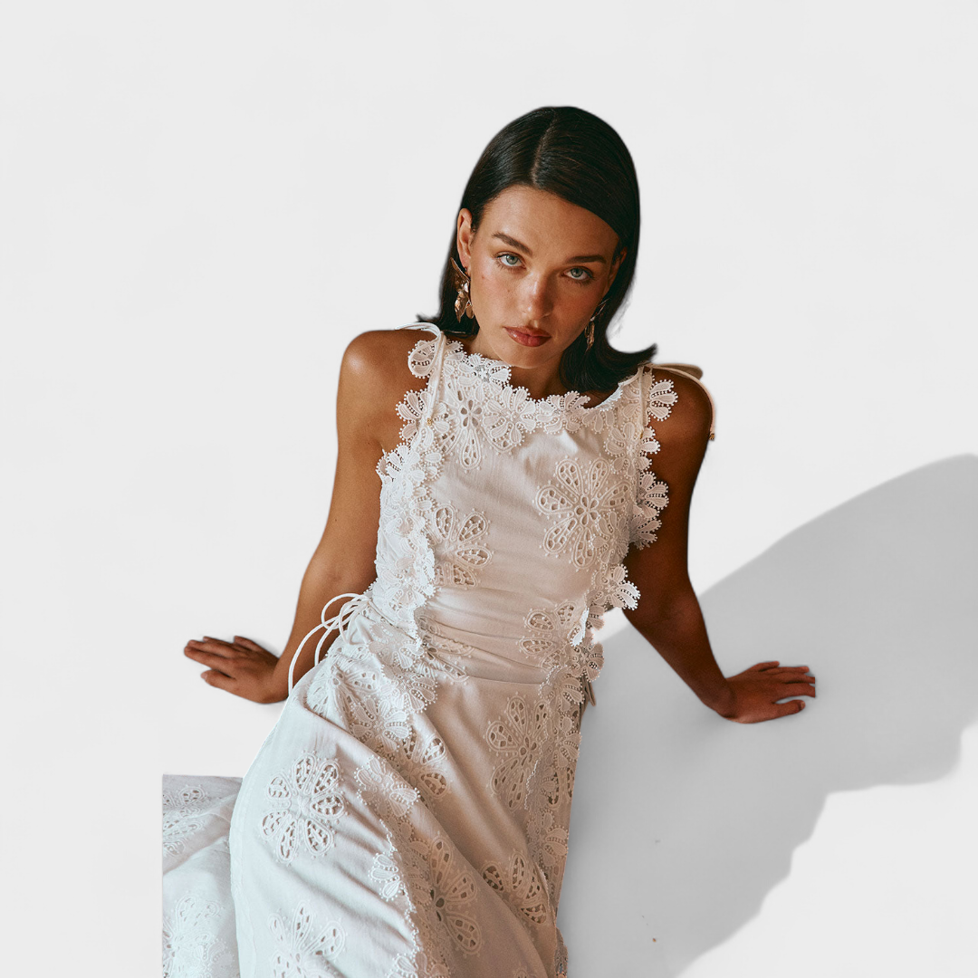 Isabela - Vestido com Bordado Floral